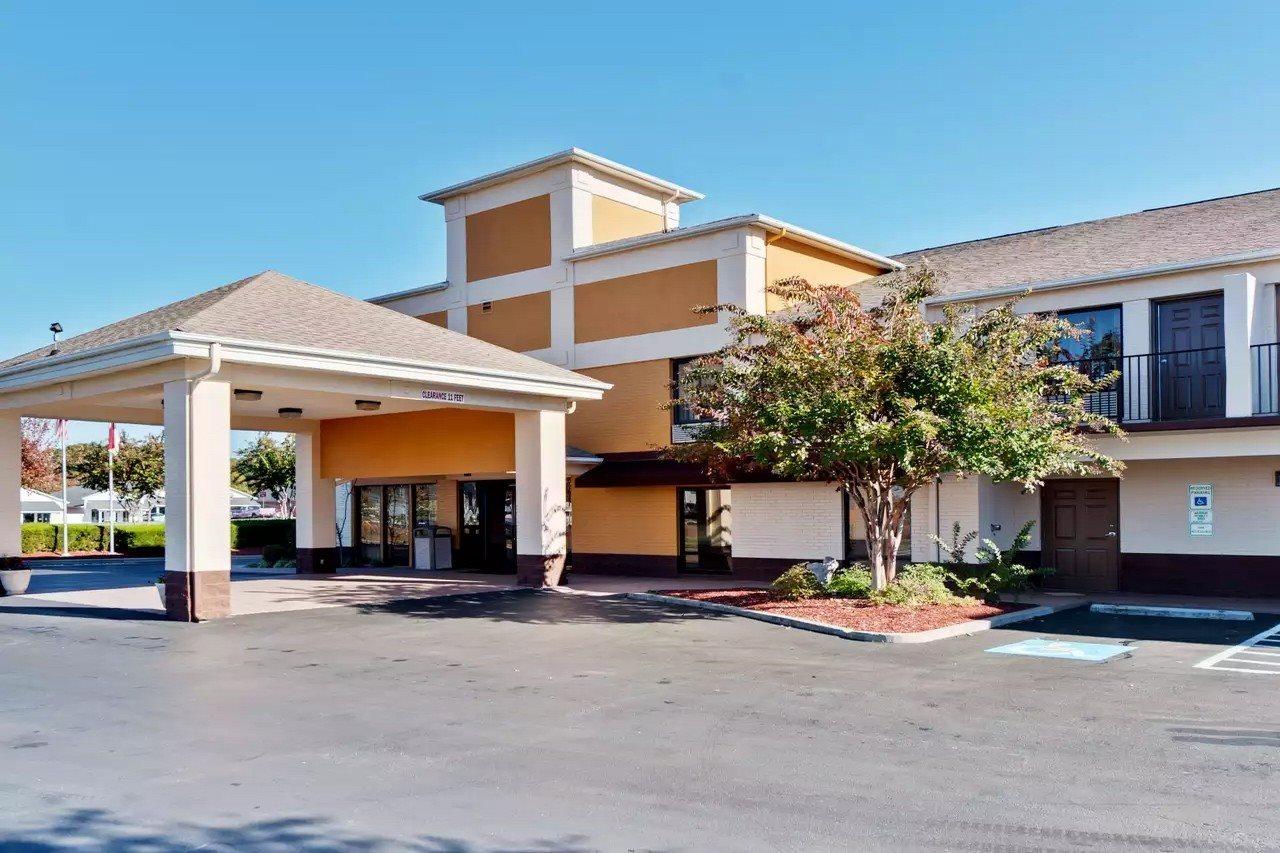 Quality Inn & Suites Matthews - Charlotte Экстерьер фото