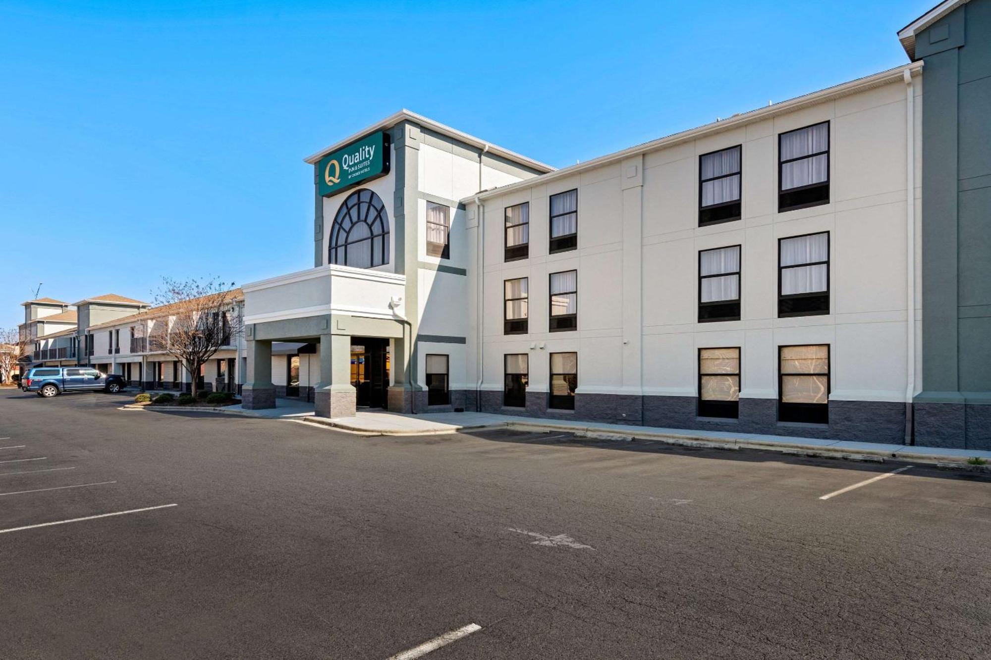 Quality Inn & Suites Matthews - Charlotte Экстерьер фото